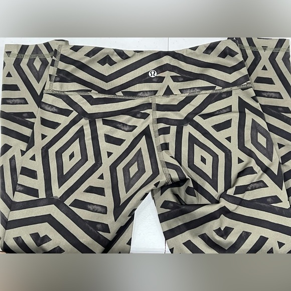 Lululemon  Wunder Under Pant Luxtreme Chevron Shuffle Fatigue Greene Black 4 - Picture 6 of 6